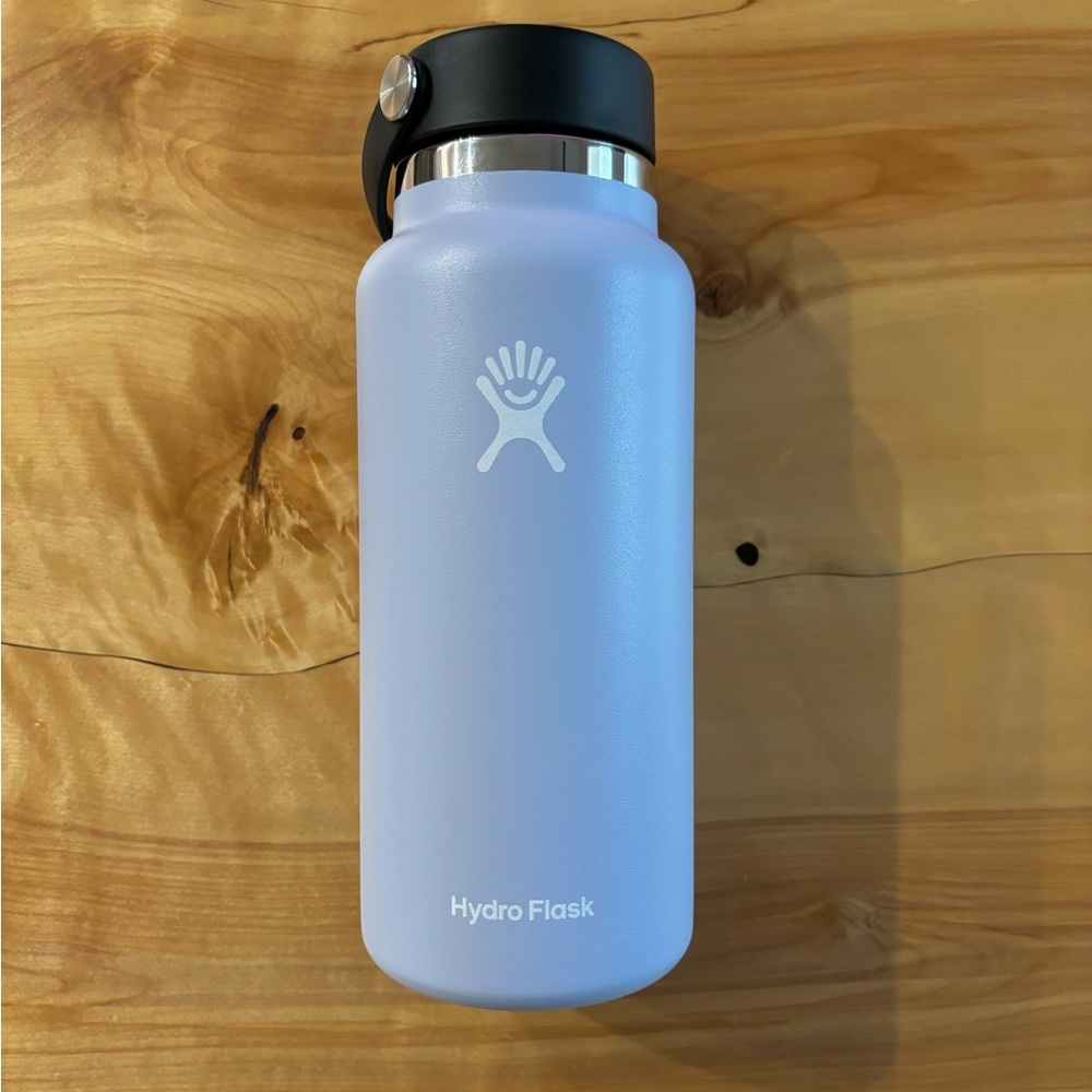 32oz HydroFlask in Fog color